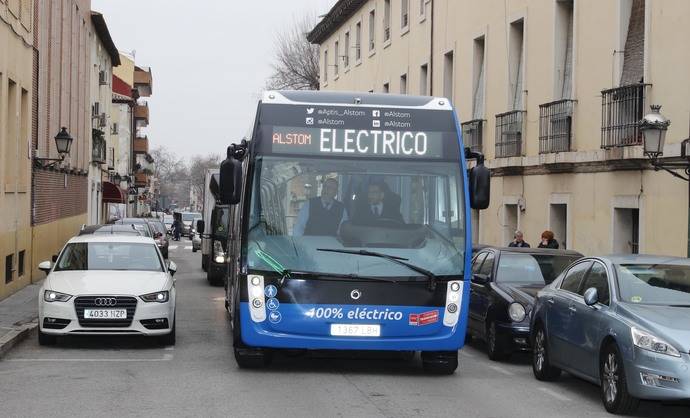 El Aptis de Alstom recorre las calles de Aranjuez.