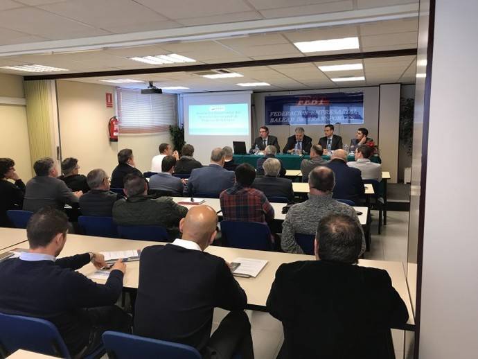 Momento de la Asamblea General de la Asociación Empresarial del Servicio de Transporte Discrecional de Baleares.