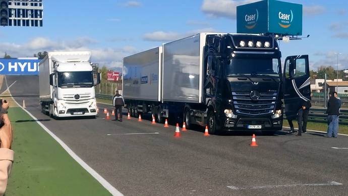 Astic presentó sus cursos sobre conducción de megacamiones en el madrileño circuito del Jarama.