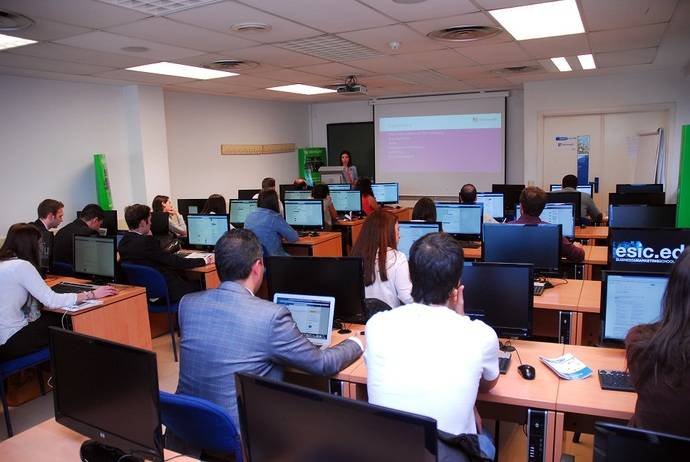 Un aula de ESIC, donde se imparte el Máster de Confebus.