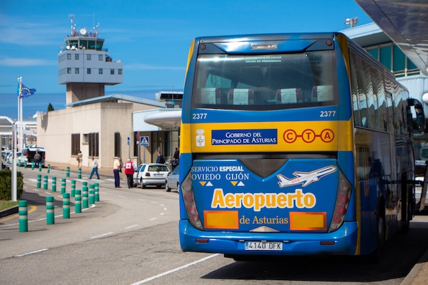 Asturias suspende todos los servicios de transporte público en autobús al aeropuerto