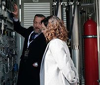 Díaz Ayuso presenta la primera planta de hidrógeno verde para el Sector