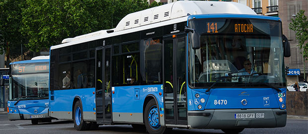 Dos autobuses de la EMT de Madrid.