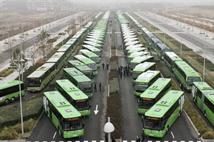Parte de la flota de autobuses de la Comunidad de Madrid.