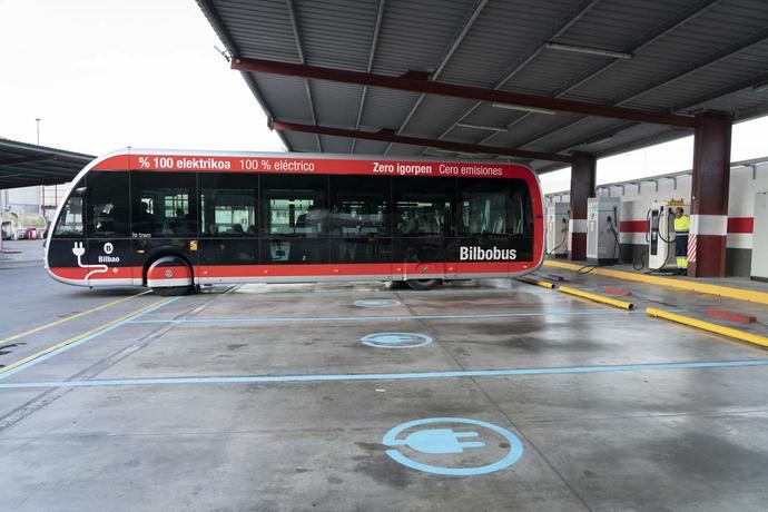 Bilbao reduce 426 toneladas de CO en un año con sus autobuses