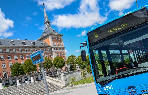 Las líneas universitarias de EMT Madrid se ponen en funcionamiento, durante las pruebas de la EVaU