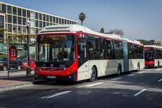 Los primeros buses híbridos articulados ya circulan en la línea 7 de TMB