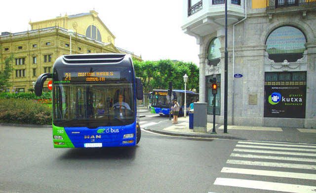 Un autobús de la compañía donostiarra Dbus.