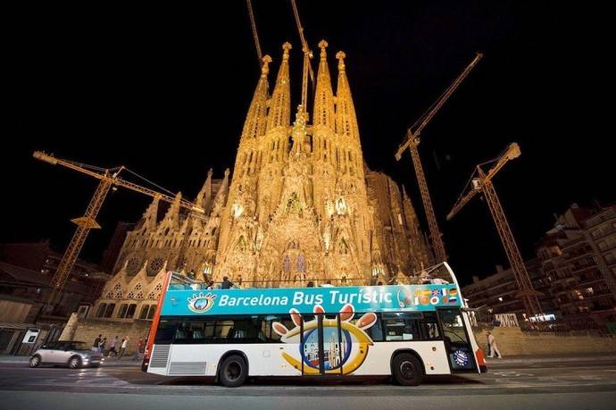 Barcelona Bus Turístico, ruta por las calles decoradas con luces navideñas