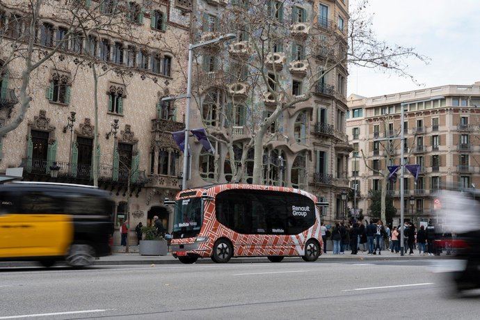Renault Group y WeRide lanzan una prueba de minibús autónomo