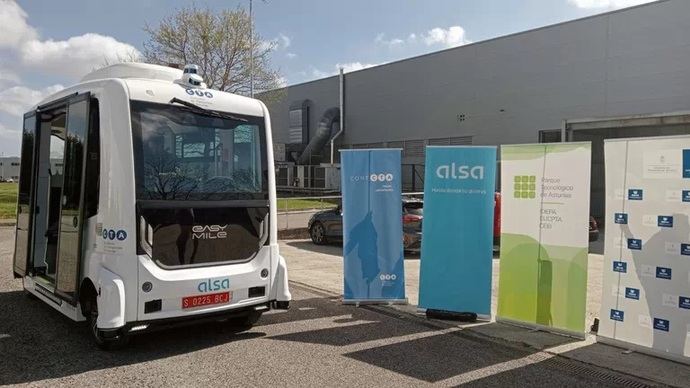 Asturias presenta el primer servicio de bus sin conductor en España