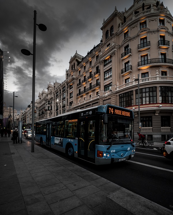 Un laboratorio madrileño insta a proteger de Covid el transporte público