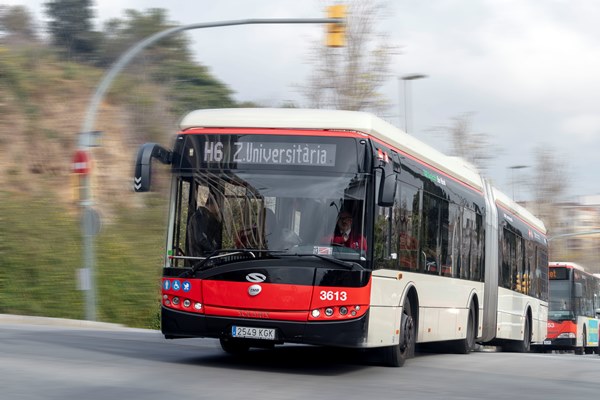 Autobús de la línea y H6, Zona Universitaria - Once de Septiembre.