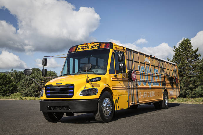 Daimler Trucks entrega 50 buses escolares 100% eléctricos a Virginia