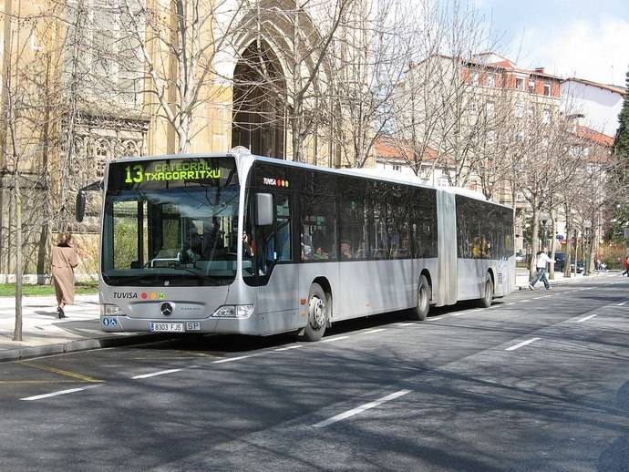 Un autobús público de la capital del País Vasco, Vitoria.