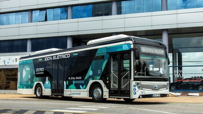 CaetanoBus se asegura un nuevo pedido de 30 autobuses en Oporto