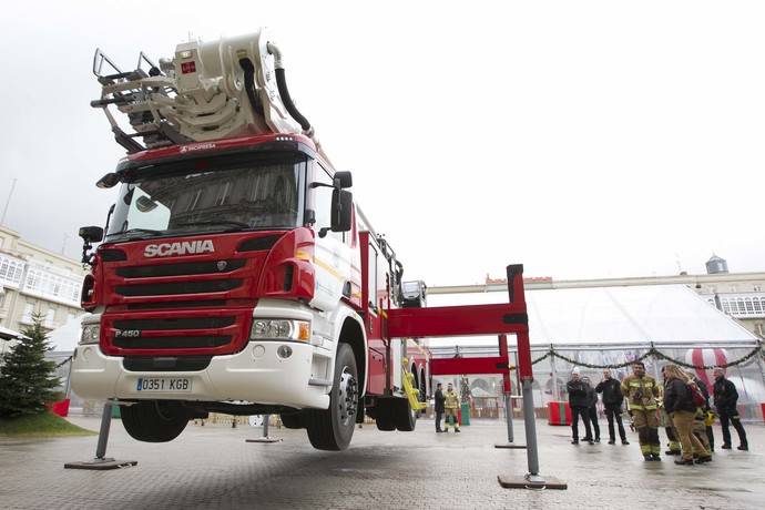 Scania monta un brazo de 45 metros para bomberos