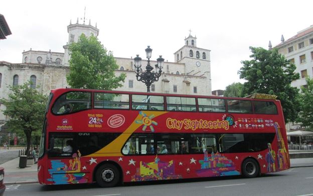Aprobado contratar nueva gestión del bus turístico de Santander