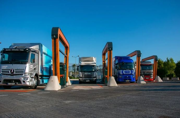 Milence abre su nuevo centro de carga en Francia