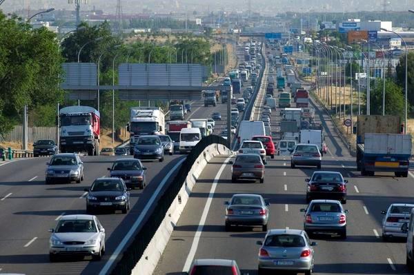 La DGT refuerza la seguridad en el puente de Agosto