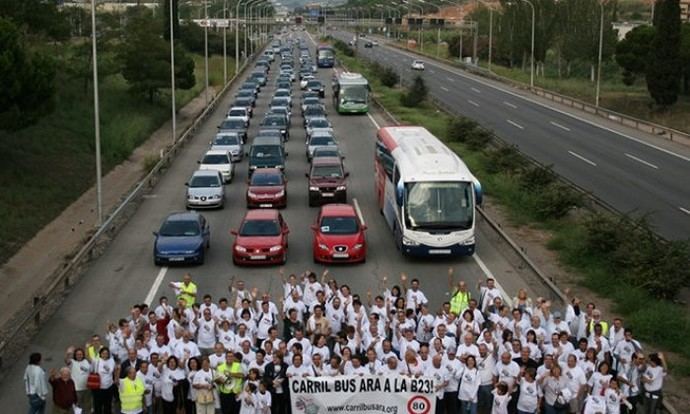 El carril bus B-23 reduce entre un 40% y un 50% en las franjas horarias con mayor densidad de tráfico