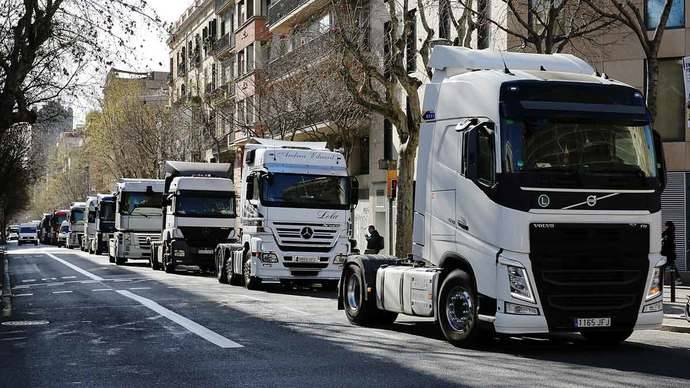 UGT y CCOO mantienen huelga de transporte de mercancías en Barcelona