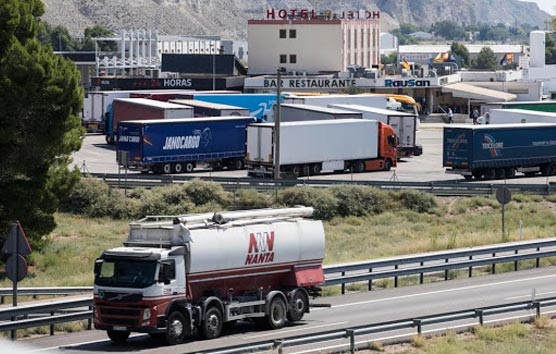 El cierre de bares y restaurantes en Cataluña afecta a los transportistas