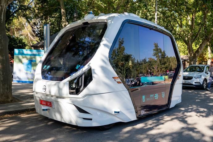 Madrid estrena su primer bus autónomo de la EMT en la Casa de Campo