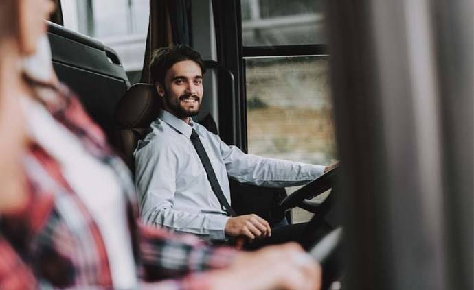 Un conductor de autobús.