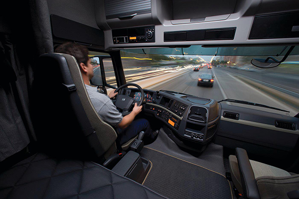 Operation Truck&amp;Bus: Más de la mitad de los conductores sancionados excedía los tiempos de conducción