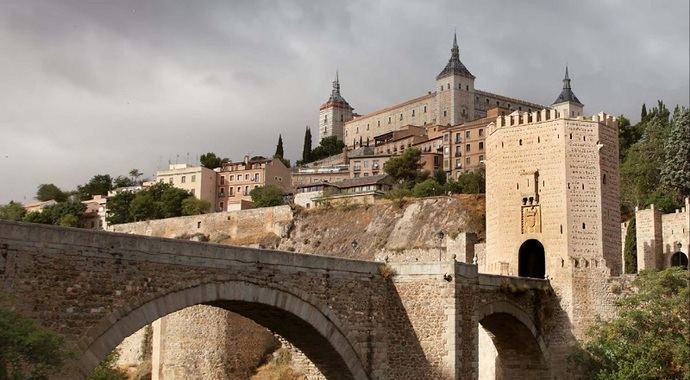 25 sanciones a autocares en Toledo por no pagar la tasa turística