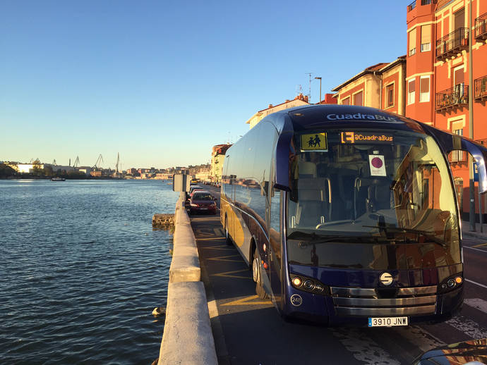 Autobuses Cuadra y Dbus contra la violencia a las mujeres