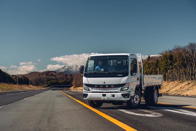 Fuso actualiza el modelo Canter