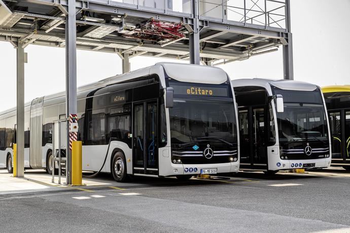 Mejoras en el eCitaro, el chasis OC 500 y la familia Setra