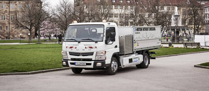 Daimler lanza la primera flota de camiones eléctricos en Sttutgart