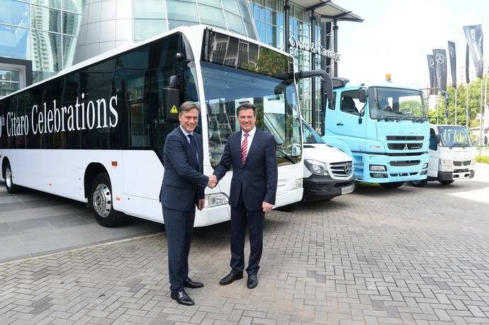 Entrega el autobús número 1000 Mercedes-Benz Citaro para Singapur