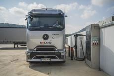 Exland recibe el primer Mercedes-Benz eActros 600 LS eléctrico en Cataluña