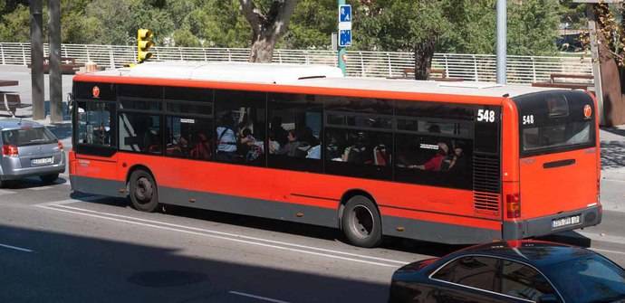 Los viajeros del transporte en autobús y autocar caen en marzo