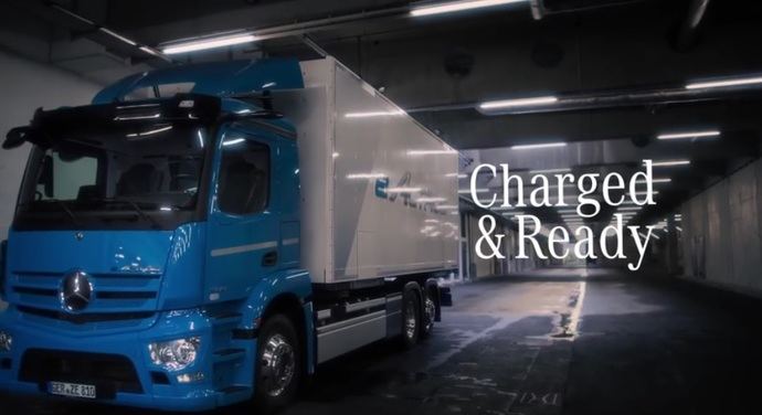 Un nuevo camión para una nueva era: Mercedes-Benz eActros celebra su estreno