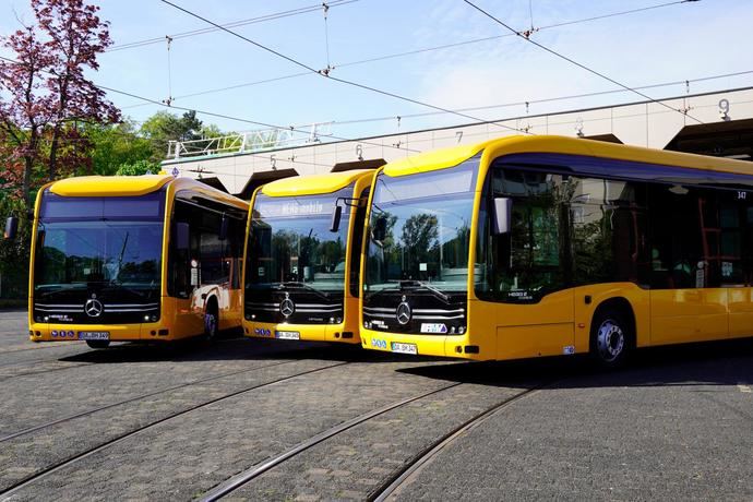 Daimler entre cinco nuevos Mercedes-Benz eCitaro a HEAG mobilo