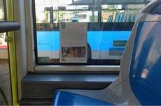 Un bus de la EMT de Madrid con la campaña 'Libros a la calle'