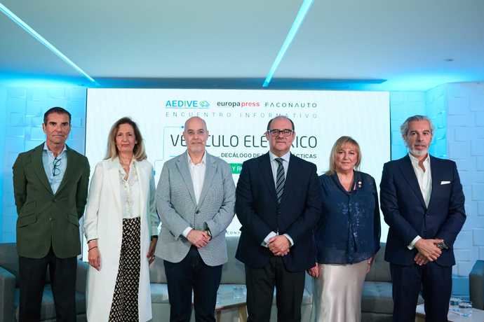 Faconauto y Aedive presentan decálogo de seguridad para vehículos eléctricos