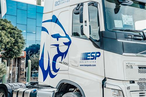 Ginés Huertas entrega 100 seminuevos Iveco