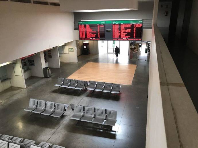 Aspecto de la estación intermodal de Almería, durante los últimos días.