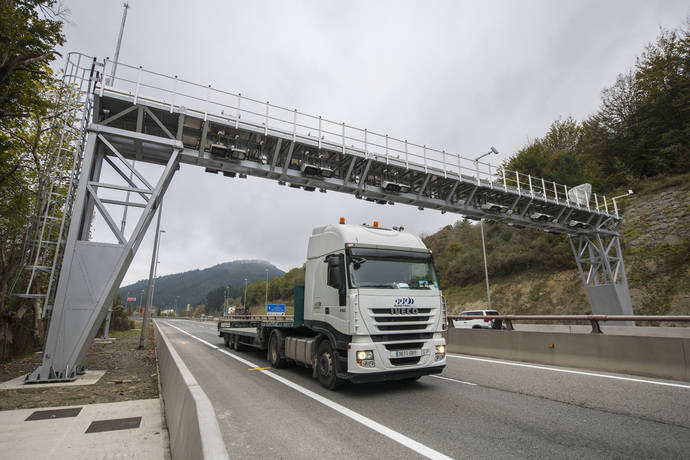 Entra en funcionamiento el peaje de la Diputación de Guipúzcoa en la N-1 y la A-15