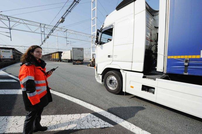 Un camión, a la salida del Eurotunnel.