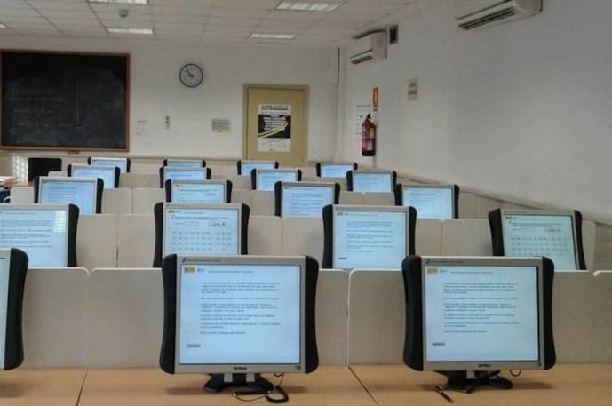 OEP: 35 nuevas plazas de examinador de Tráfico en la DGT