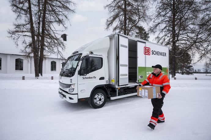 DB Schenker prueba vehículos eléctricos en condiciones invernales