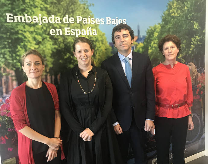 De izq. a dcha., Mariette van den Arend, Nina Berendsen, Juan Manuel Sierra y Maria Saraza.