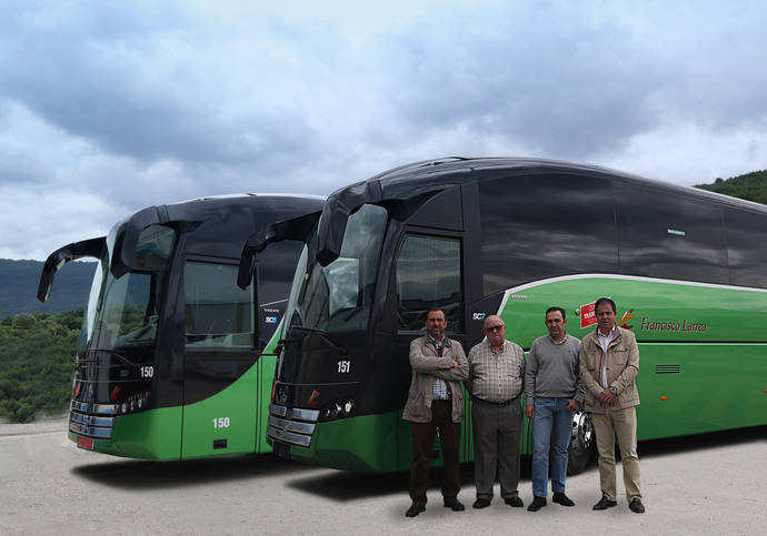 Los dos nuevos vehículos de Francisco Larrea.